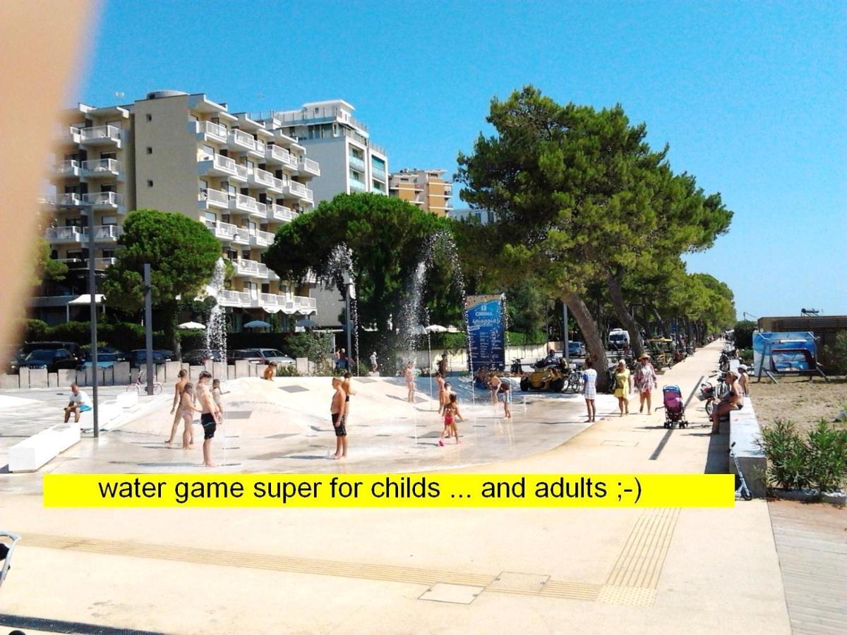 Lucerna Apartments At Sabbiadoro Beach Линяно Сабиадоро Екстериор снимка