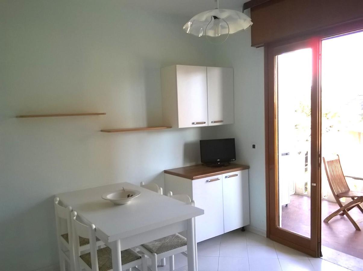 Lucerna Apartments At Sabbiadoro Beach Линяно Сабиадоро Екстериор снимка