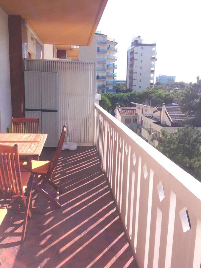 Lucerna Apartments At Sabbiadoro Beach Линяно Сабиадоро Екстериор снимка