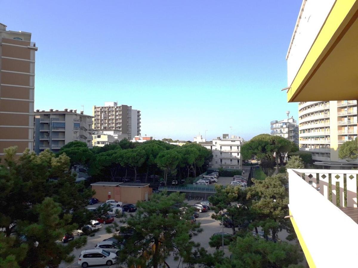 Lucerna Apartments At Sabbiadoro Beach Линяно Сабиадоро Екстериор снимка