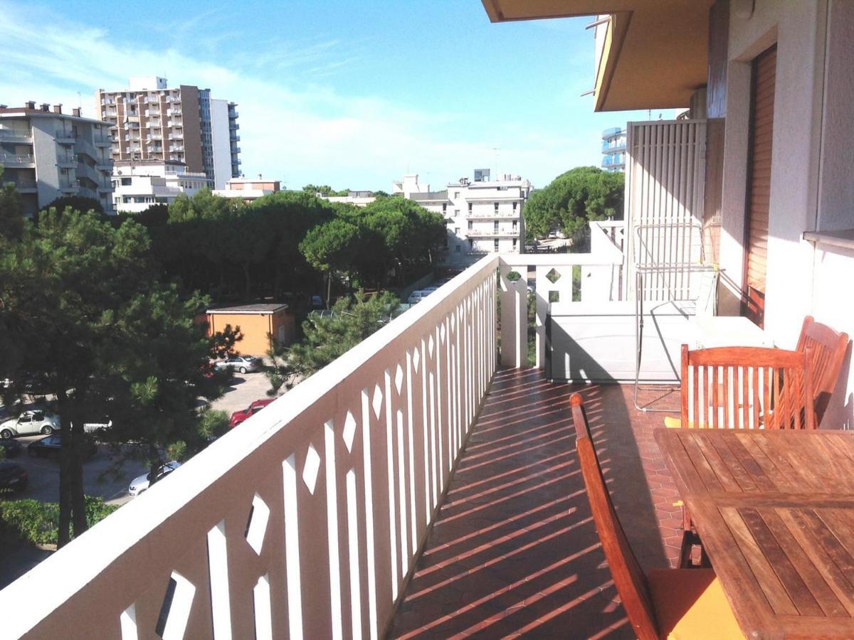 Lucerna Apartments At Sabbiadoro Beach Линяно Сабиадоро Екстериор снимка