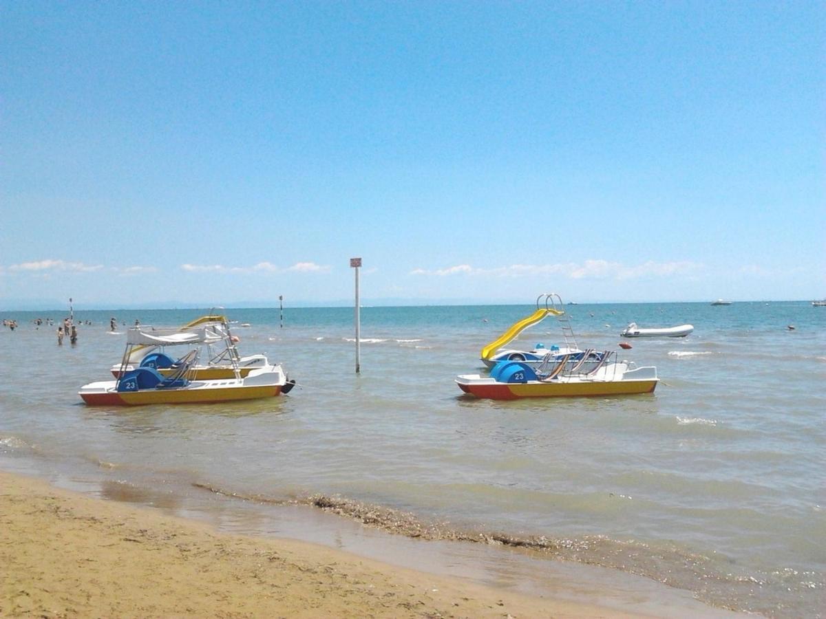 Lucerna Apartments At Sabbiadoro Beach Линяно Сабиадоро Екстериор снимка